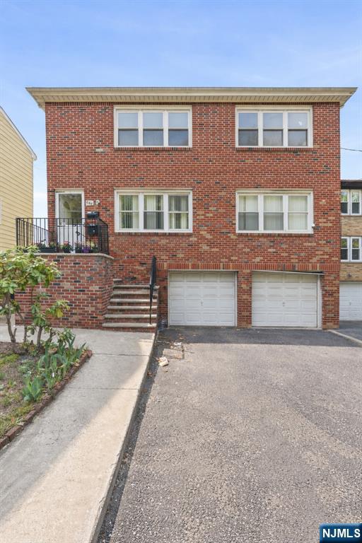 648 Fairview Avenue 2