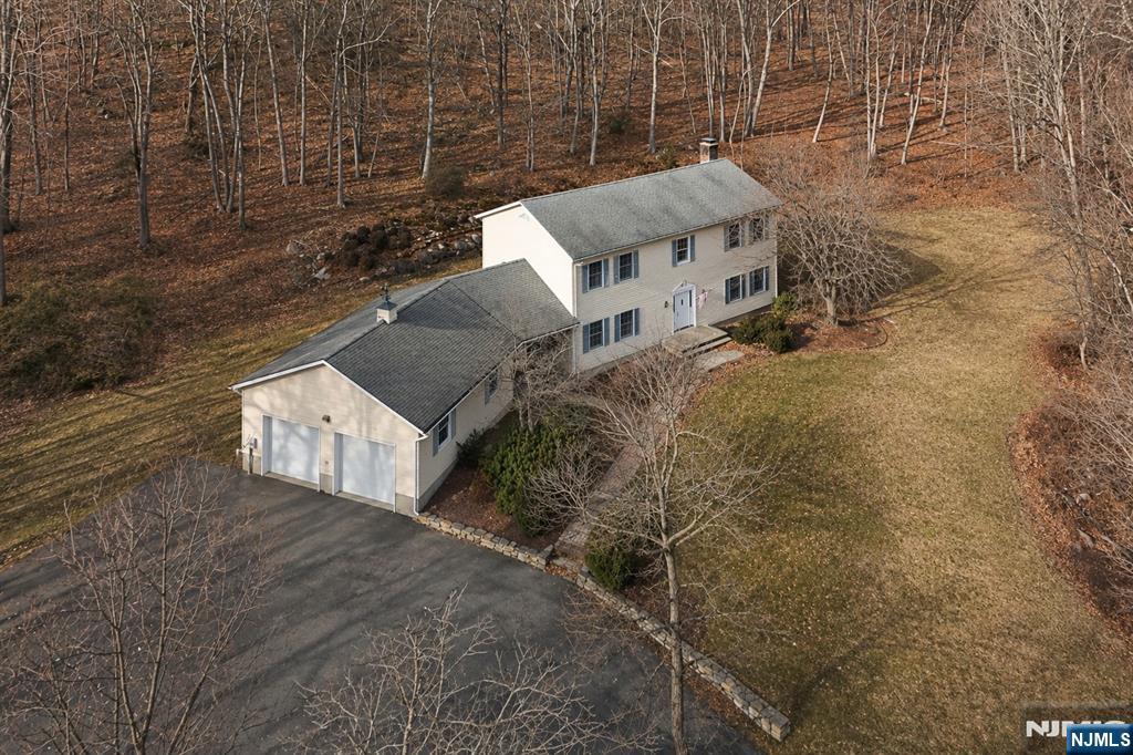 611 Snake Den Road