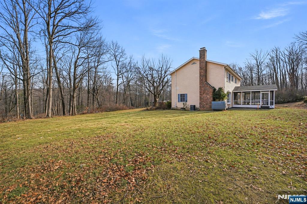 611 Snake Den Road