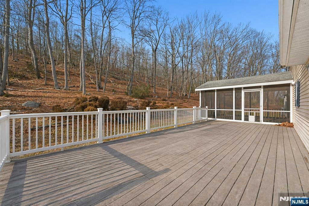 611 Snake Den Road