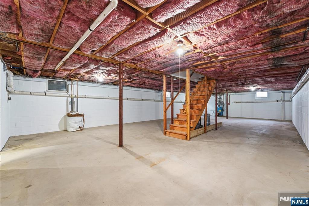 611 Snake Den Road