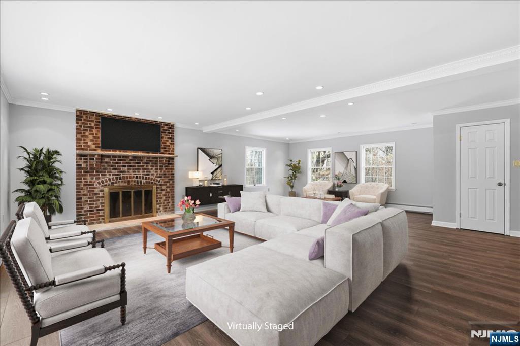 611 Snake Den Road