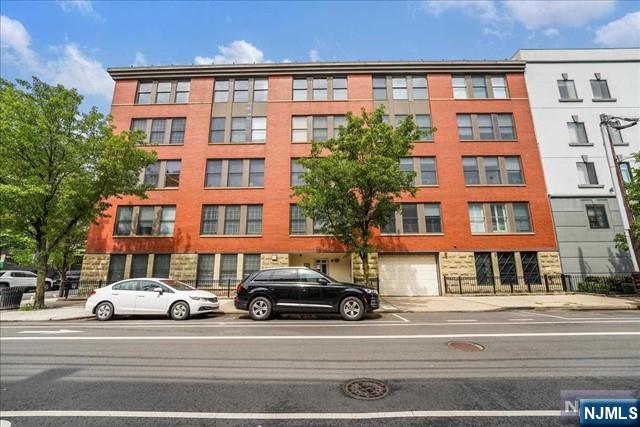 1100 Clinton Street 101