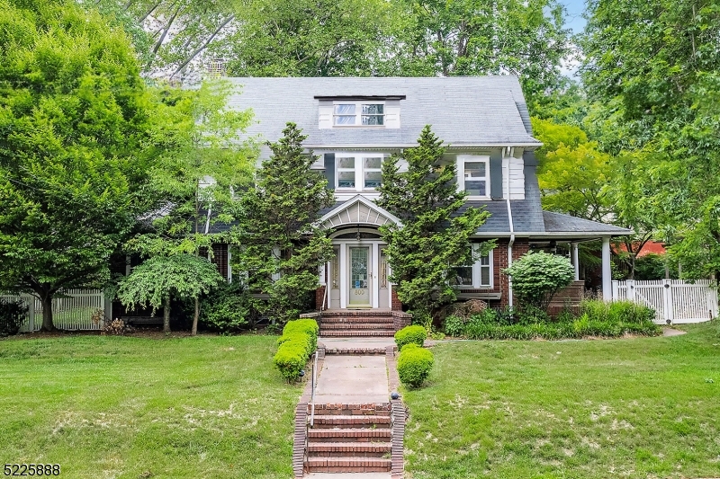 800 Goffle Rd