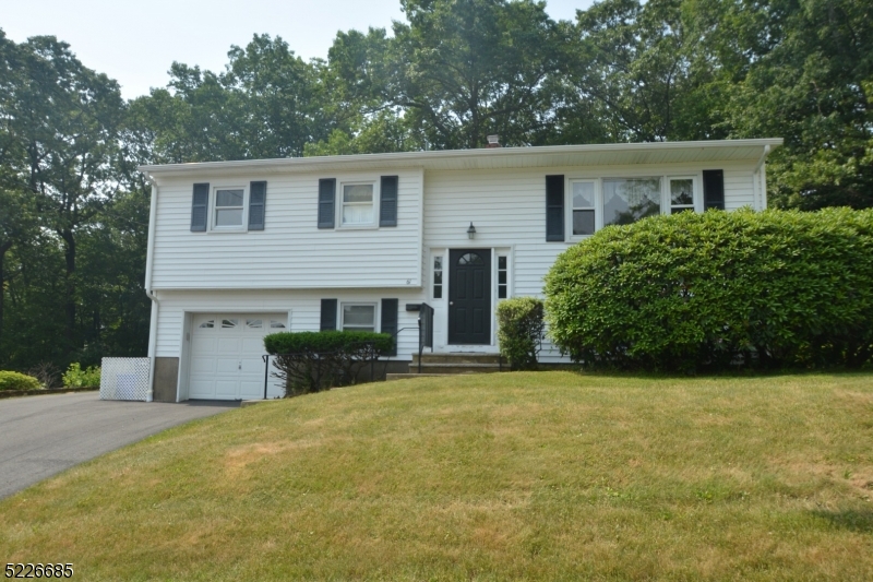 61 Willow Ave