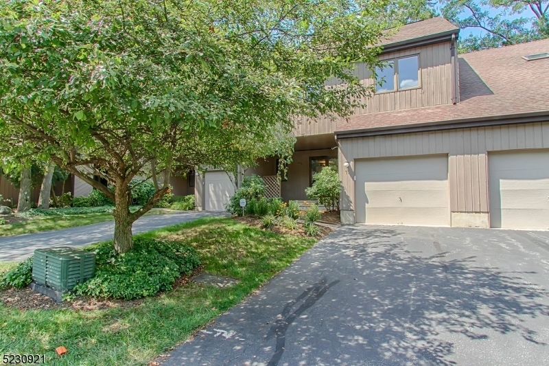 17 Robertson Ct