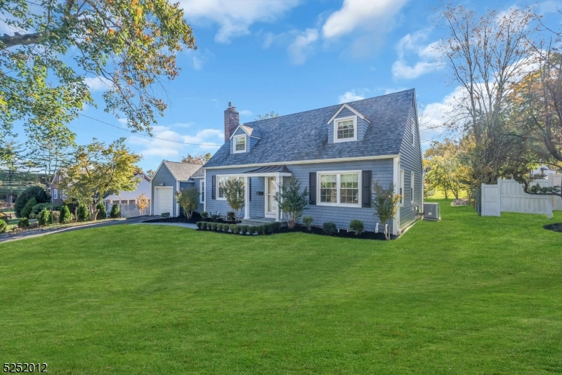 4 Cedar Ave