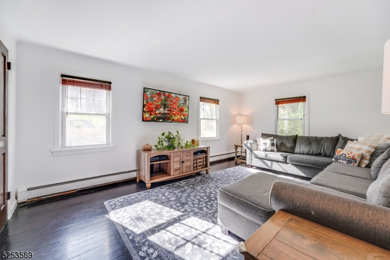 11 Valley View St