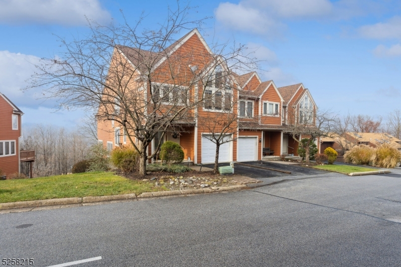 3 Wimbledon Dr 1 1