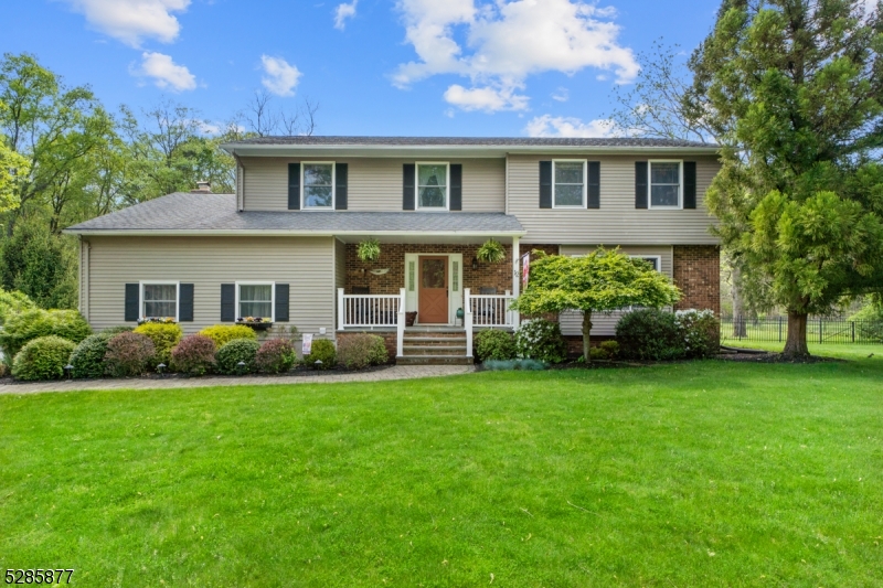 12 Alcott Way