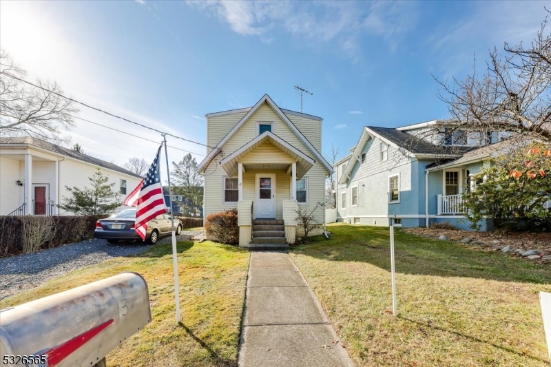 13 Pine Blvd