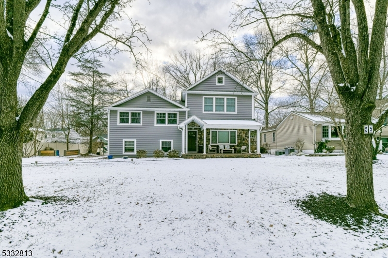 55 Dogwood Ln