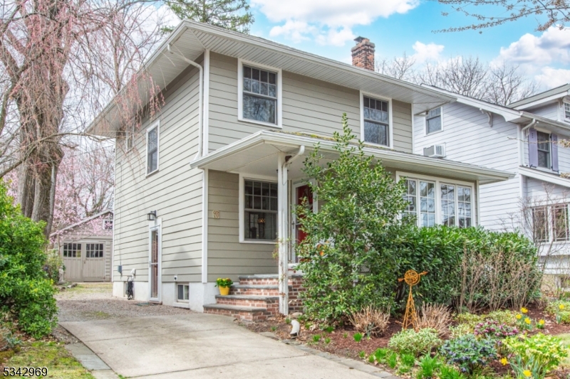 90 Carteret St