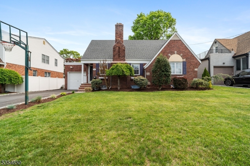 5-01 Summit Ave