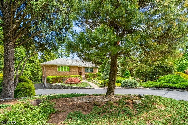714 Hemlock Dr