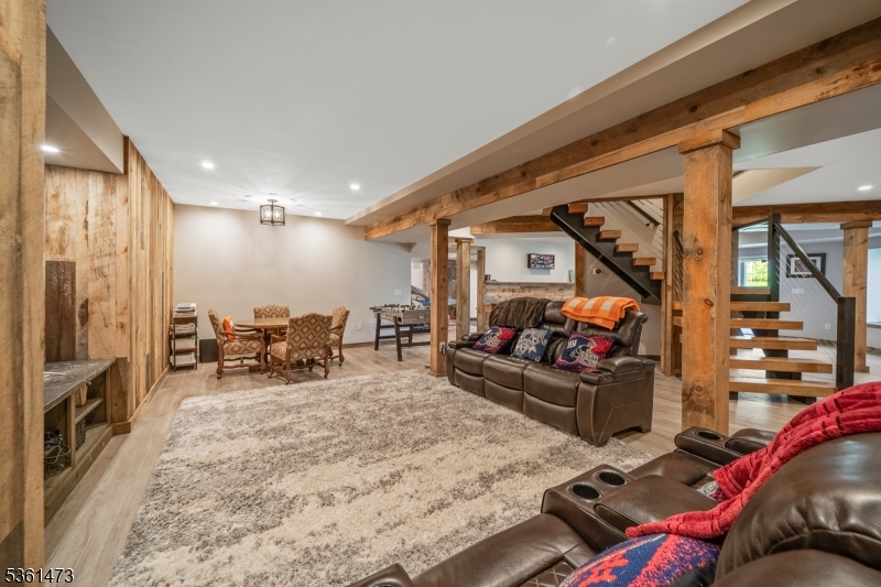 10 Smock Ct