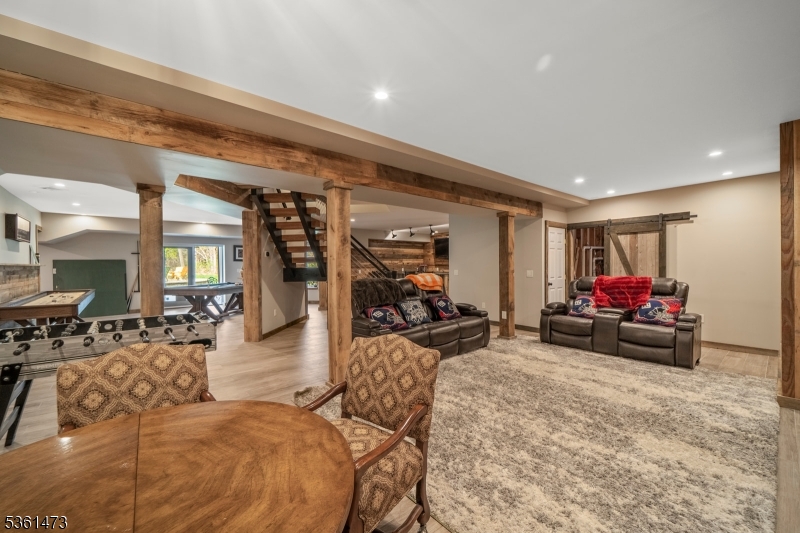 10 Smock Ct