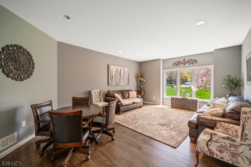 10 Smock Ct