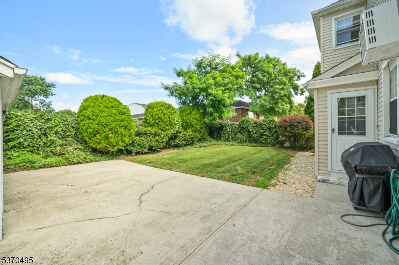 148 Willard Ave