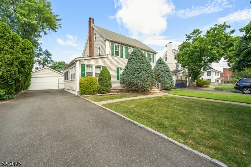 148 Willard Ave