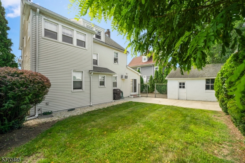 148 Willard Ave