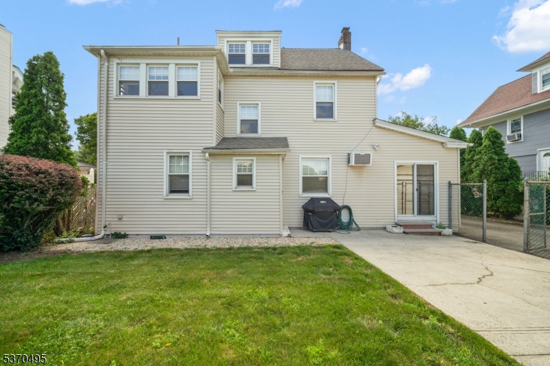 148 Willard Ave
