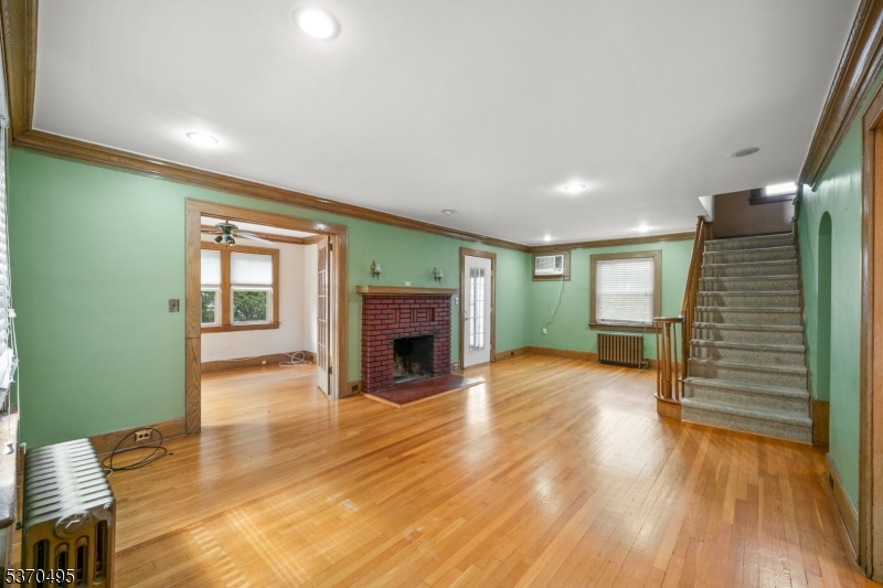 148 Willard Ave