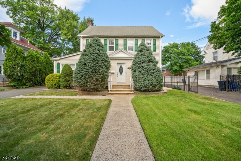 148 Willard Ave