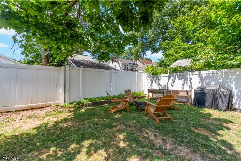 35 Mountainview St
