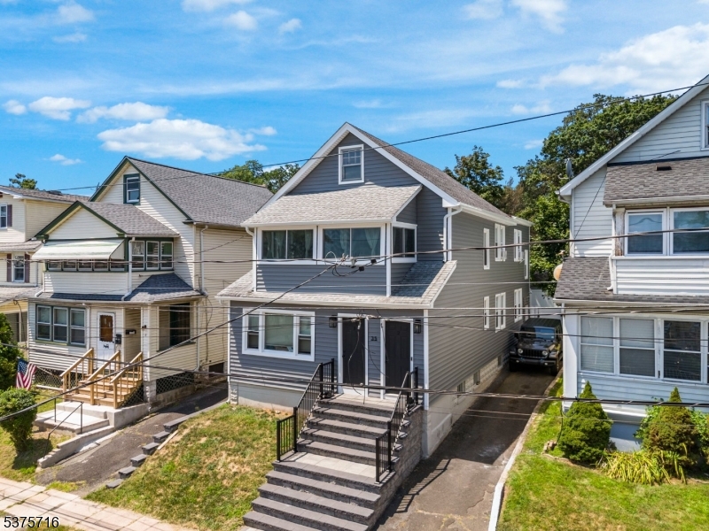 35 Mountainview St