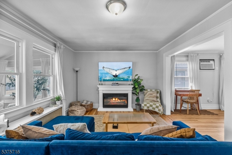 35 Mountainview St