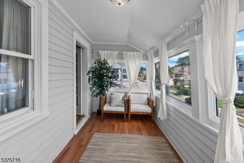 35 Mountainview St