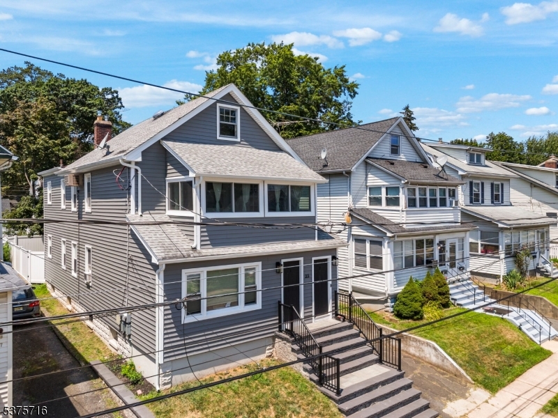 35 Mountainview St