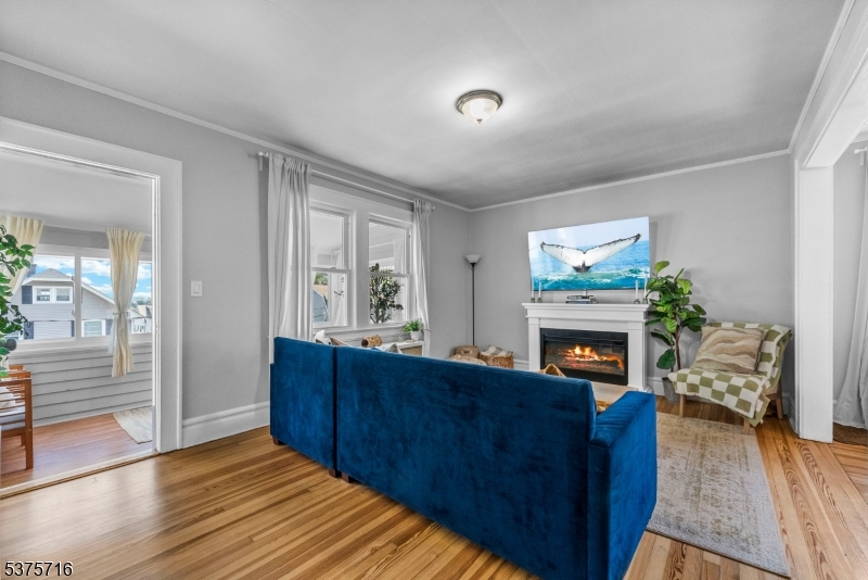 35 Mountainview St