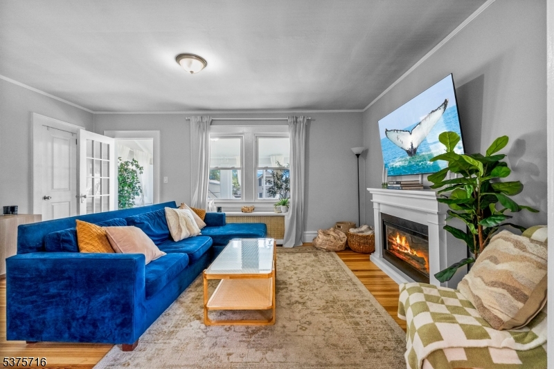 35 Mountainview St