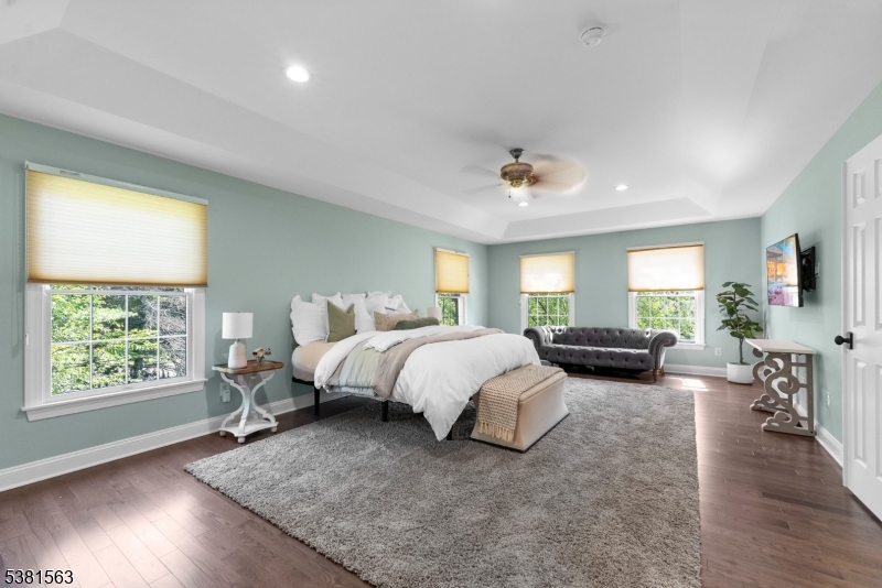 1 Elaine Ct