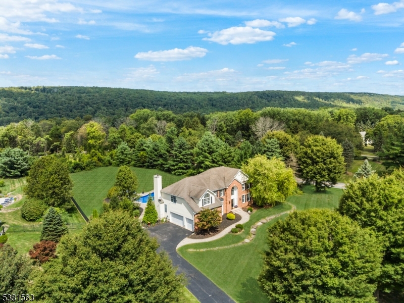 1 Elaine Ct