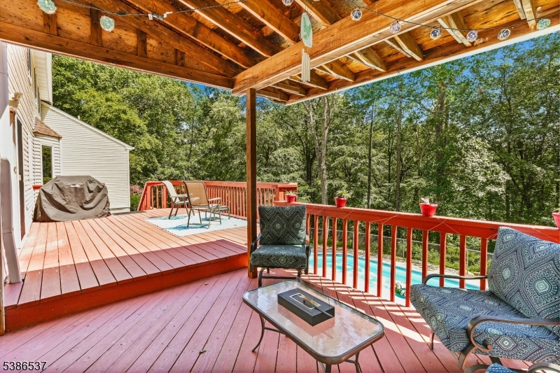 910 Ravine Rd