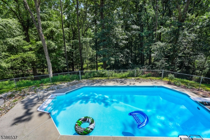 910 Ravine Rd