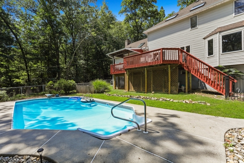 910 Ravine Rd