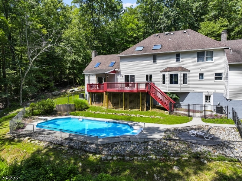 910 Ravine Rd