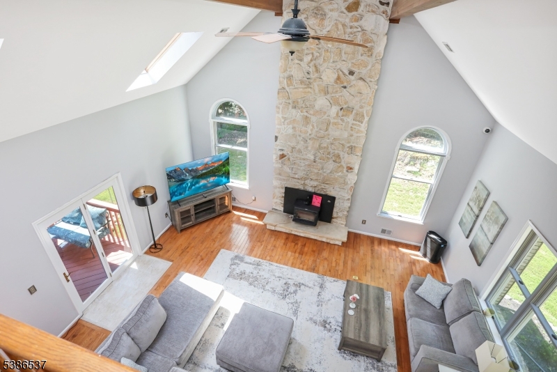 910 Ravine Rd