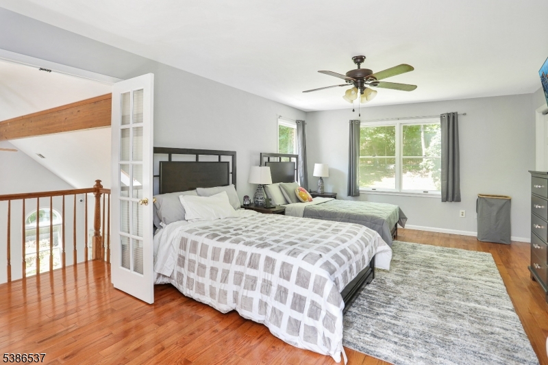 910 Ravine Rd