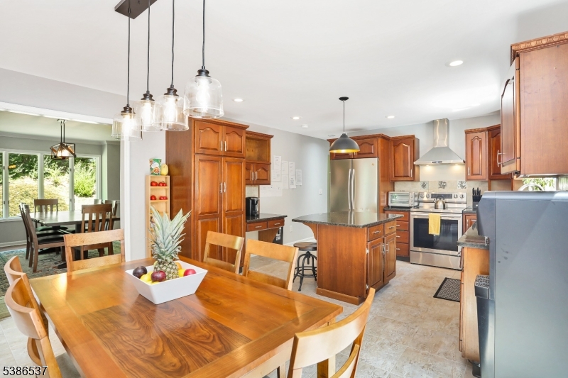 910 Ravine Rd