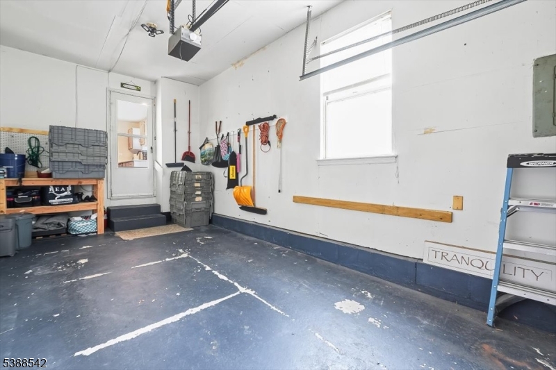 5 Clover Ct