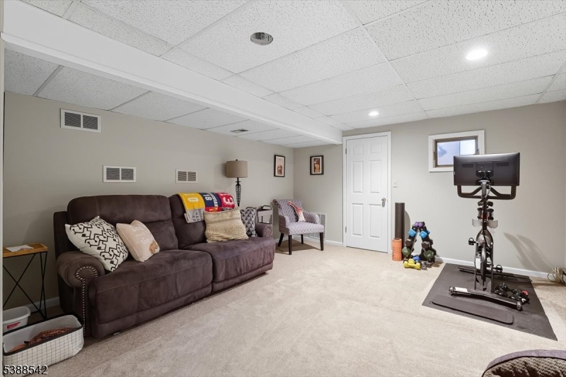 5 Clover Ct