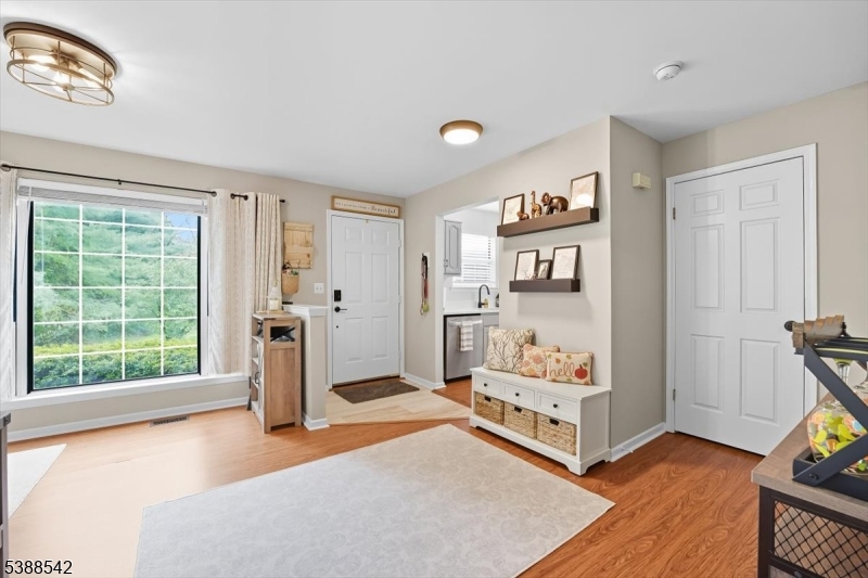 5 Clover Ct