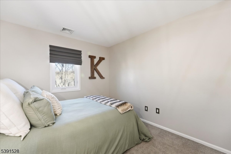 58B Ridgedale Ave