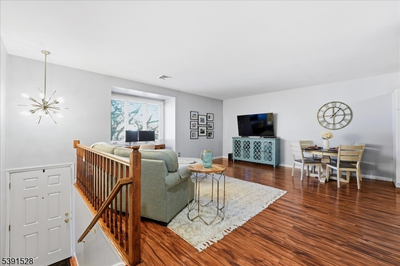 58B Ridgedale Ave