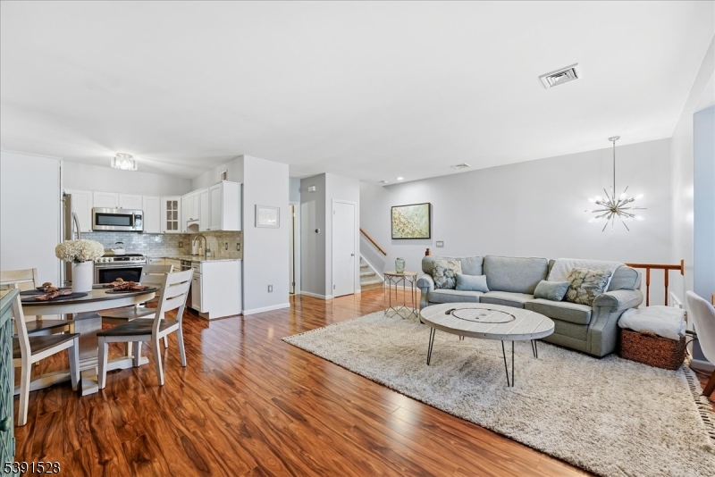 58B Ridgedale Ave